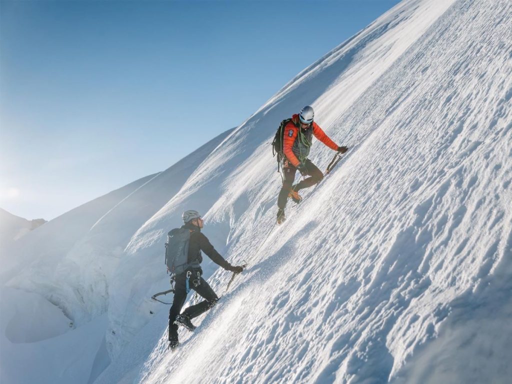 Al lavoro. Foto Compagnies des guides Chamonix
