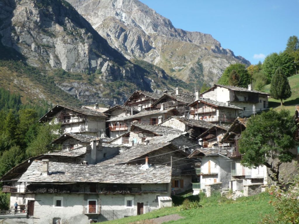 Bellino, la borgata Chiazale (Lou Chazàl). Foto Lorenzo Volpe