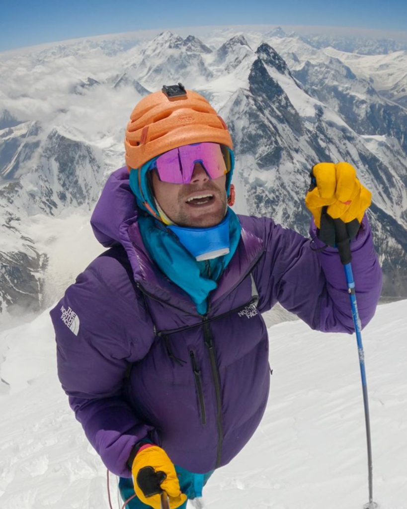 Benjamin Védrines salito senza ossigeno a tempo di record sul K2