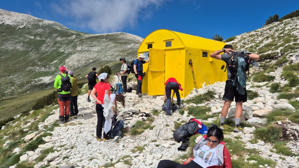 Escursionisti al bivacco Fusco, foto SA