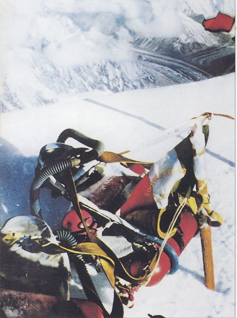 Foto scattata in vetta da Achille Compagnoni @Wikipedia