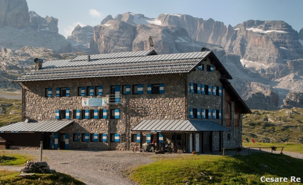 Il Rifugio Graffer, punto di partenza e arrivo dell