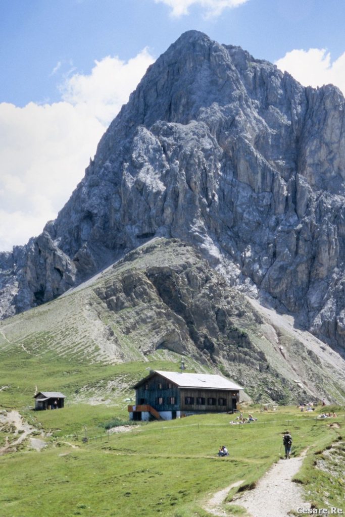 Il Rifugio Passo di San Nicolò. Foto Cesare Re