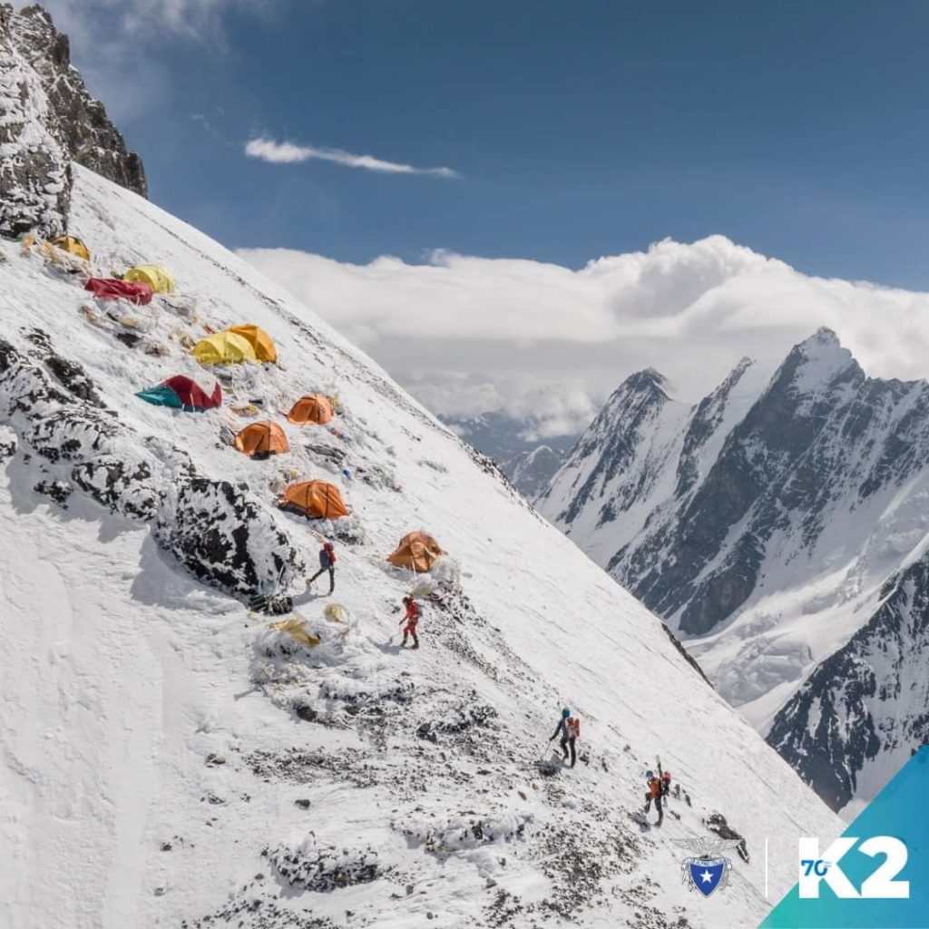 Il campo 2 dal drone, foto di Riccardo Selvatico-CAI