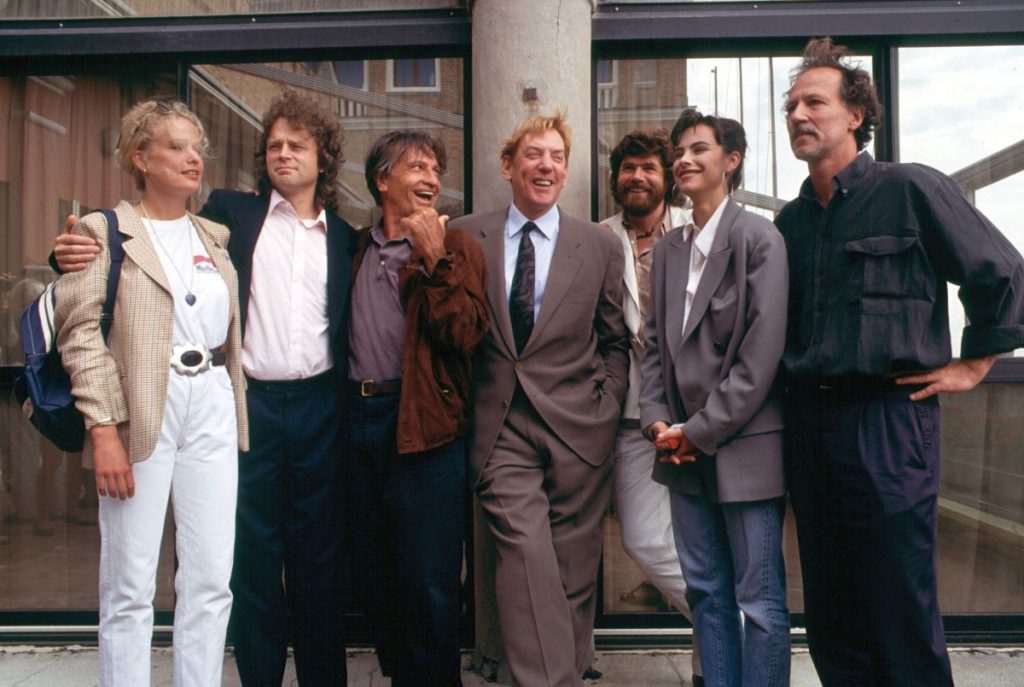 Il cast del film con il regista Werner Herzog