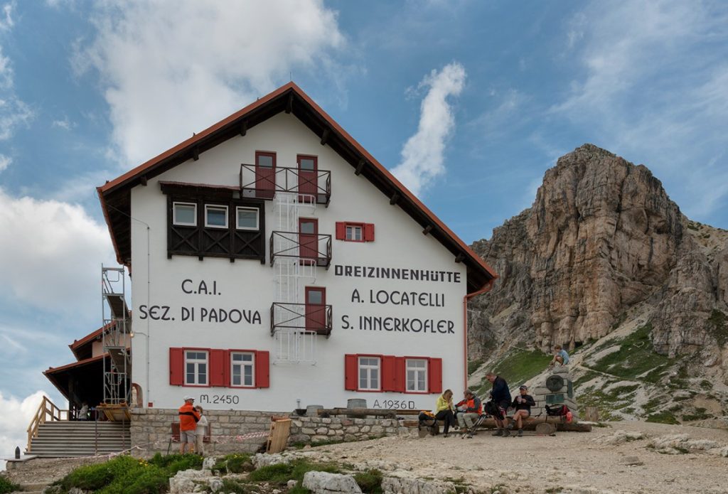 Il rifugio Locatelli. Foto Roberto Carnevali
