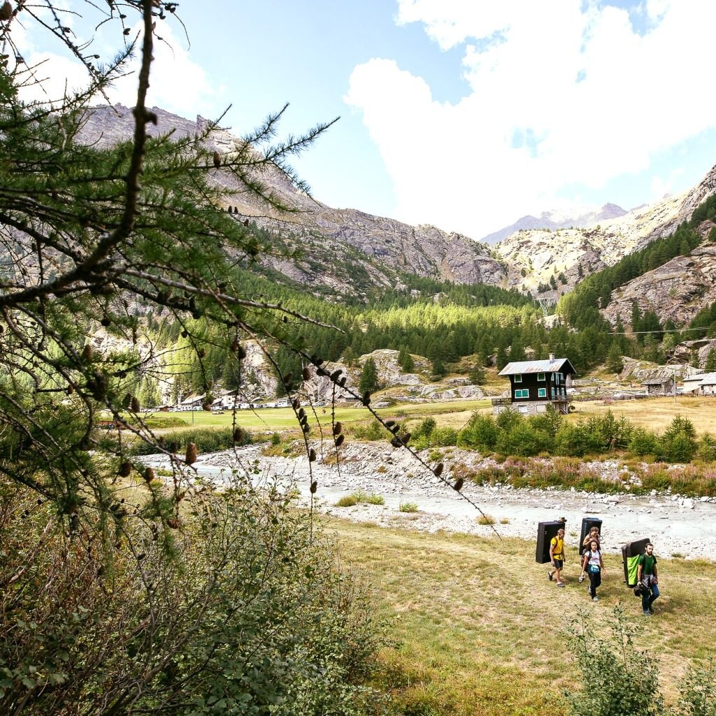 In cammino verso i sassi. Foto Granpablock