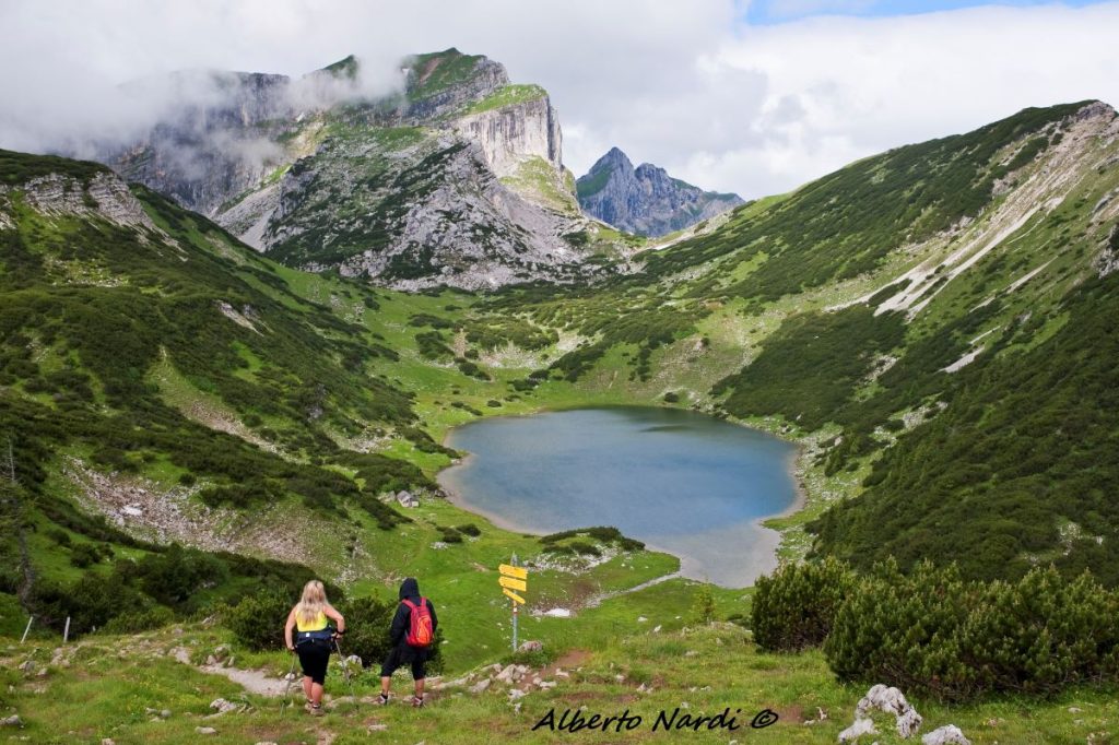 La vetta dello Rofanspitze preceduta dal lago Zireiner. Foto Alberto Nardi