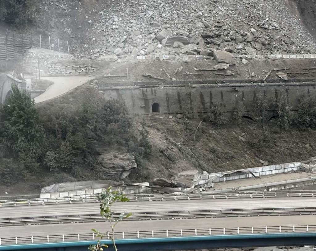 Le immagini della frana dello scorso agosto. Foto SNCF reseau