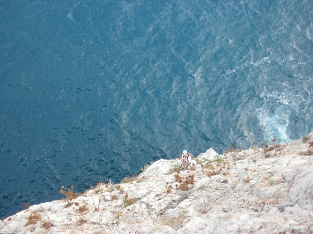 Lo spigolo di Gaeta. Qui lo scorso anno si è verificato un incidente a causa della rottura di un fittone. Foto Emiliano DElla Bella