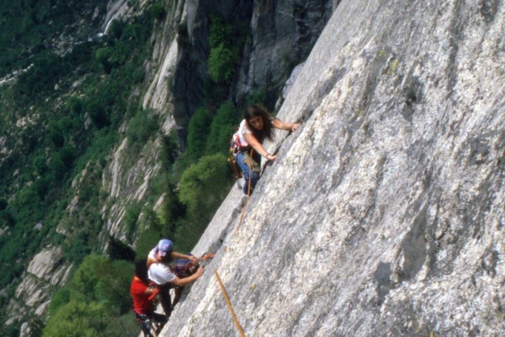Piera Panatti, Enrico Olivo e Paolo Masa durante la prima ascensione di Amplesso complesso. Foto Jacopo Merizzi