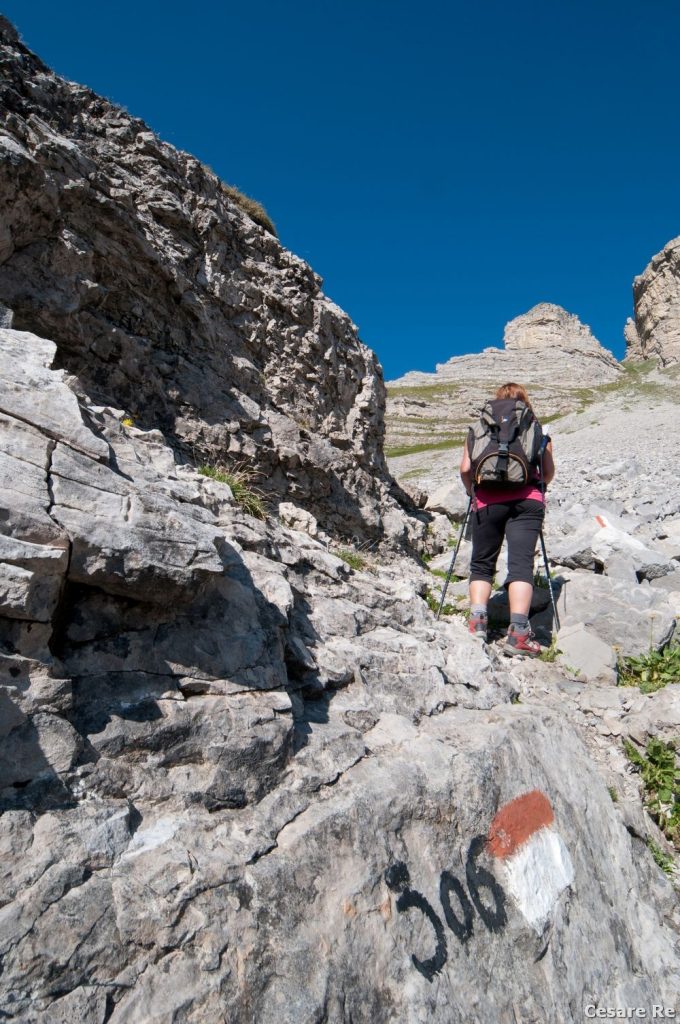 Tratto di forcella che discende dalla Bocchetta dei Tre Sassi verso la Valle delle Giare. Foto Cesare Re