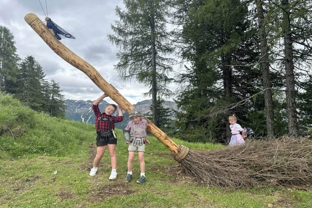 Una delle attrazioni lungo il Sentiero incantato al Buffaure