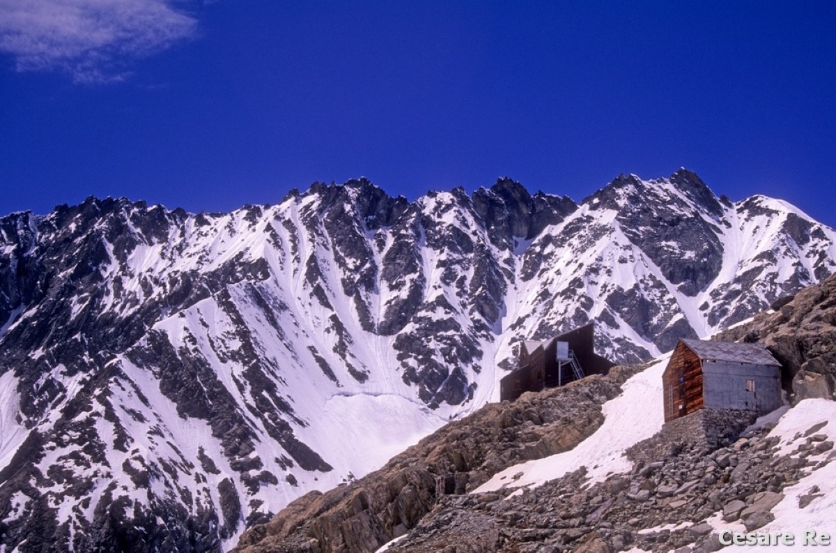 Il Bivacco Collon e il Rifugio Nacamuli. Foto Cesare Re