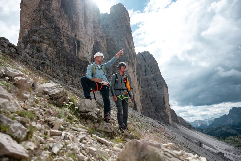 Ai piedi della Cima Grande di Lavaredo. Foto Daniel-Hug.com