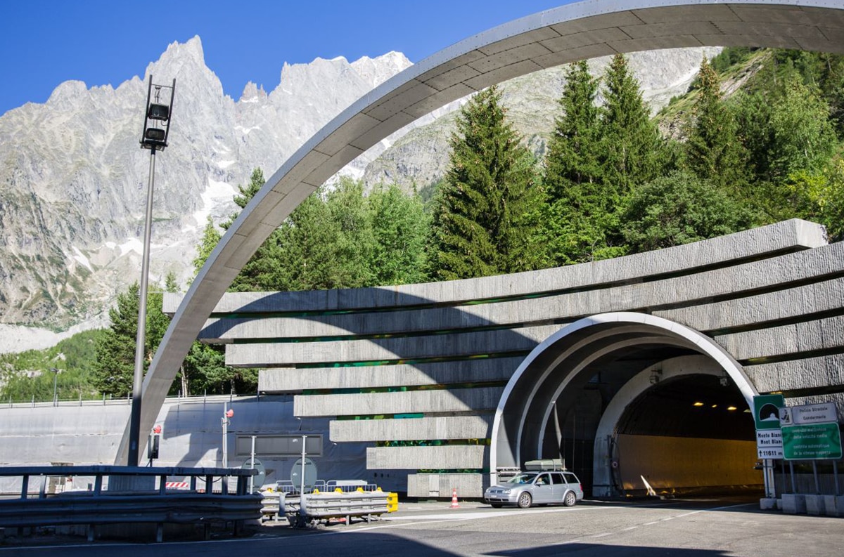 L'ingresso, dall'Italia, del Tunnel del Monte Bianco