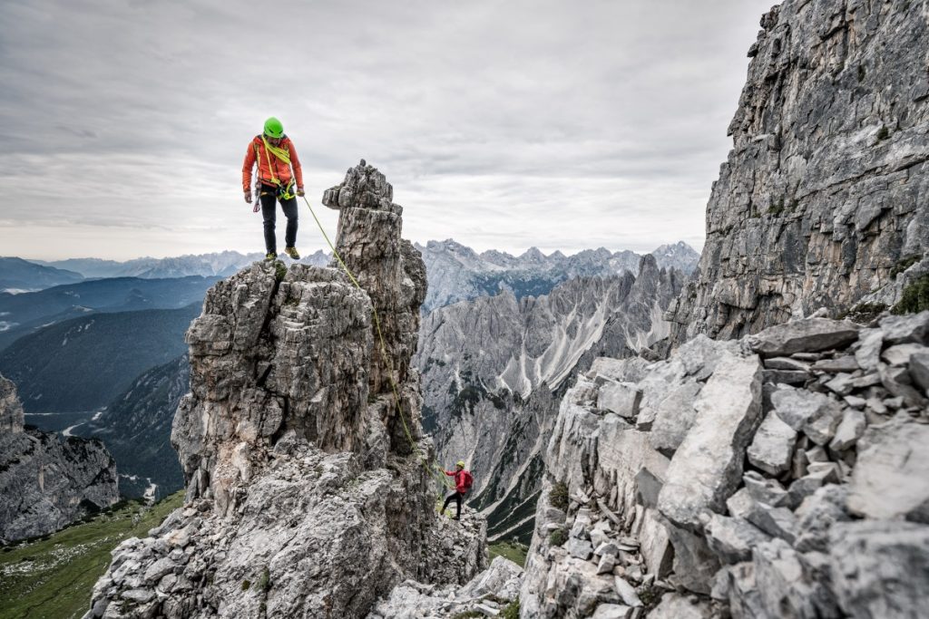 Christoph Hainz con un cliente sulle sue Dolomiti. @ Salewa