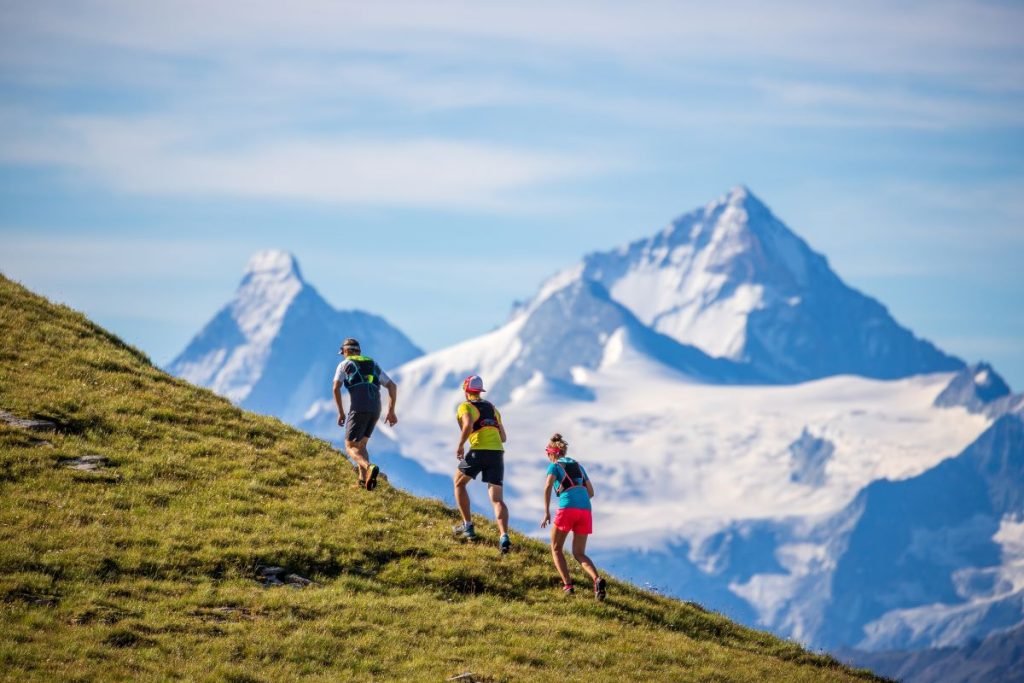 Il panorama dai sentieri di Crans Montana. Foto Francois Panchard