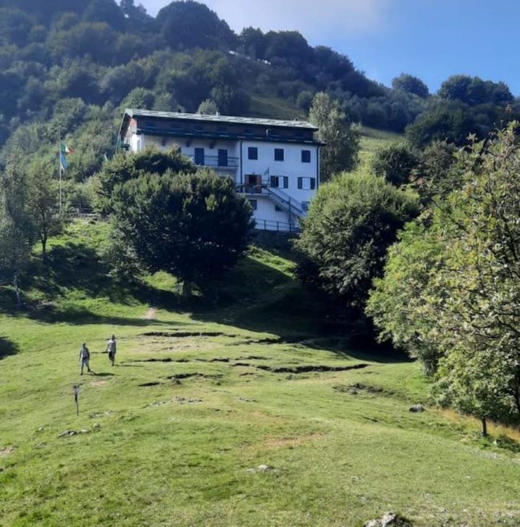 Il rifugio SEV. Foto FB Rifugio SEV Pianezzo