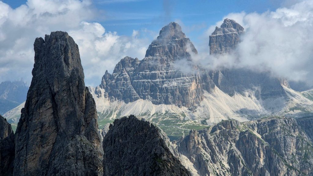 La Torre Wundt e le Tre Cime dal Cadin del Nevaio, foto Stefano Ardito