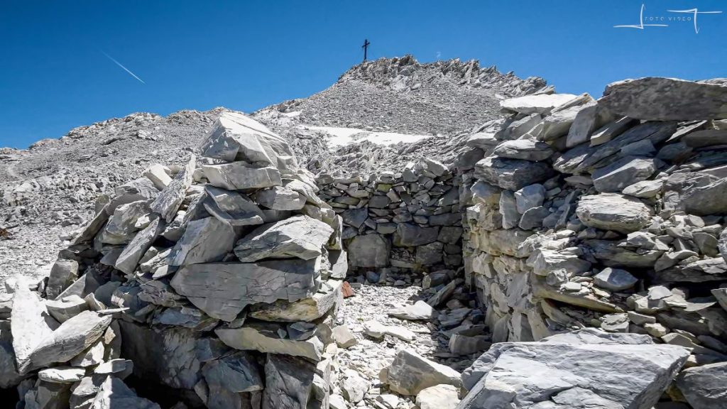 La cima del Große Kinigat dai resti del Comando Austro-Ungarico. Foto Luigi Tassi