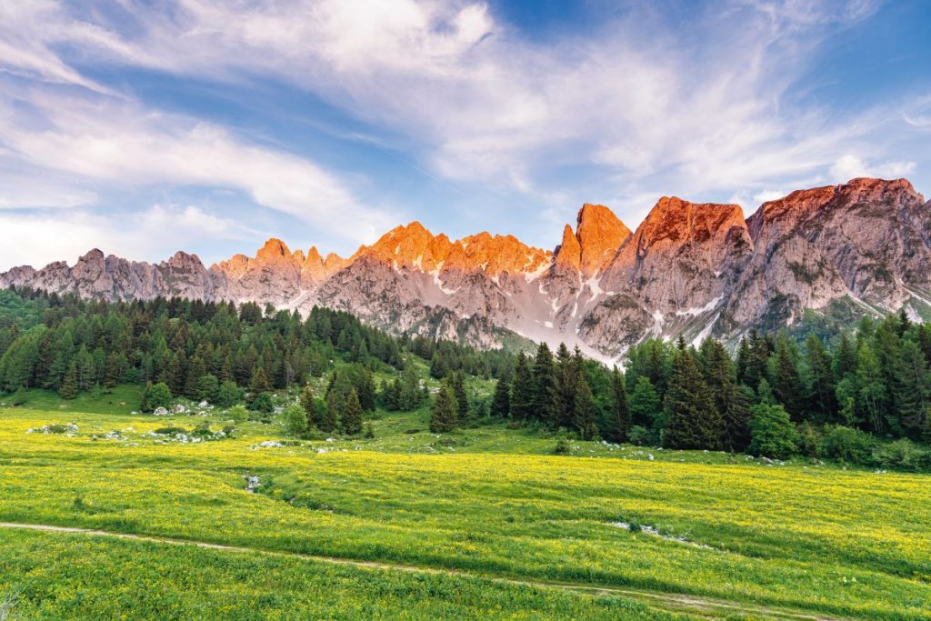 Lo spettacolo del tramonto dal Rifugio Cimon della Bagozza. Foto Giacomo Meneghello