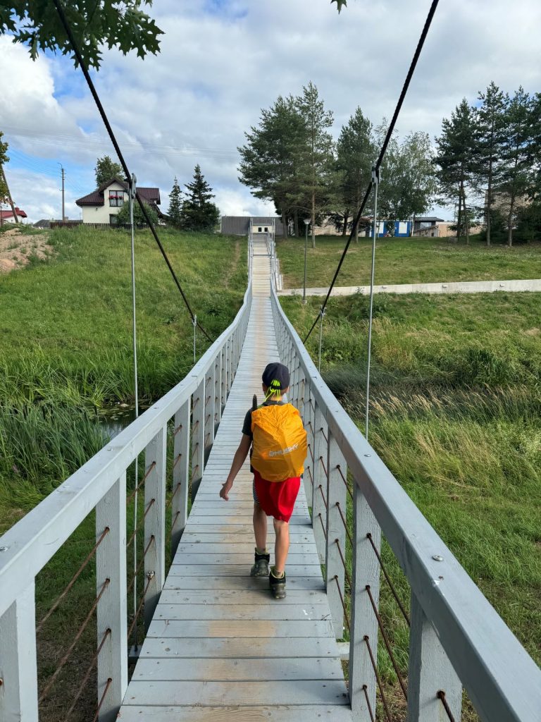 Nessuna difficoltà tecnica, quindi anche le famiglie percorrono senza problemi il Camino Lituano