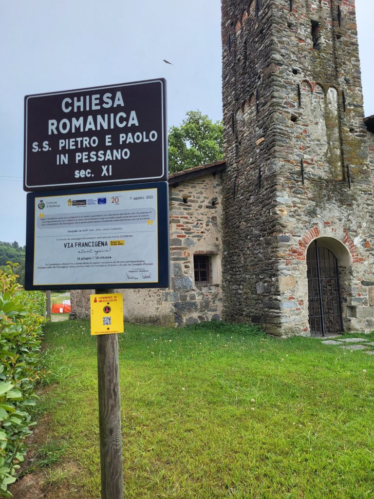 Chiesa Romanica di S.S. Pietro e Paolo © Lisa Mathiasen