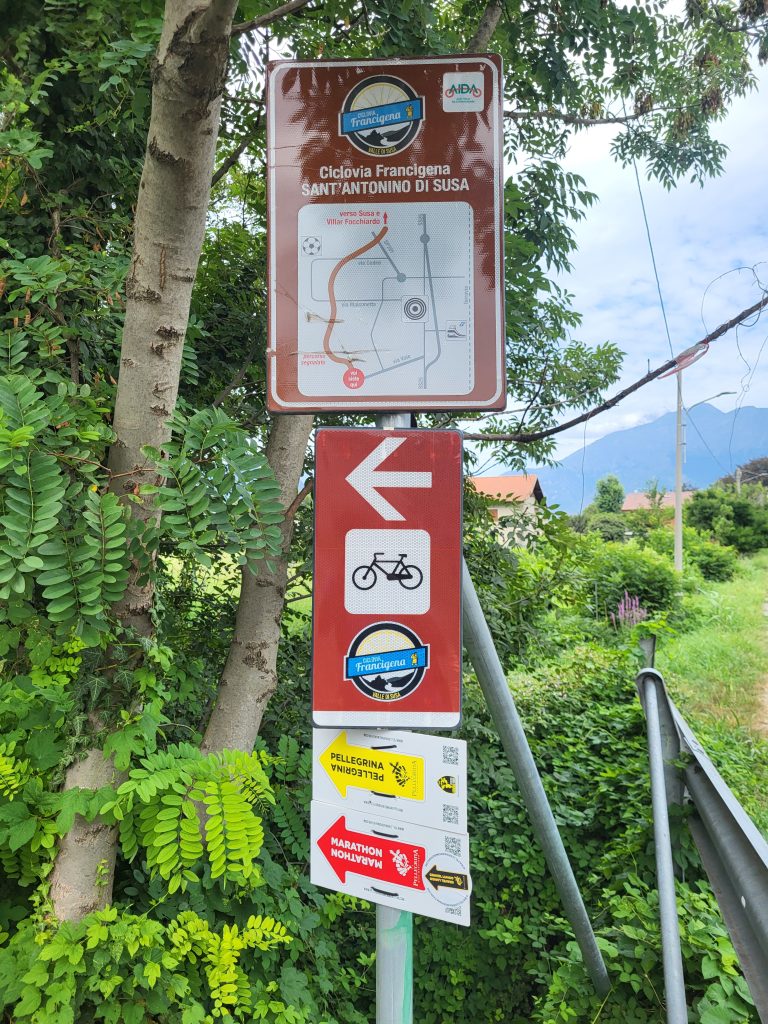 In alcuni tratti della tappa il percorso della Francigena e quello della Ciclovia coincidono © Lisa Mathiasen