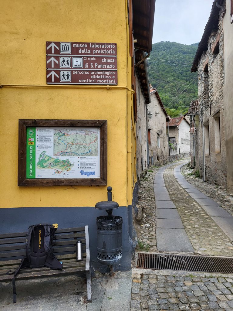 Dal borgo di Vaie alcuni sentieri si prestano a varianti di grande interesse storico © Lisa Mathiasen