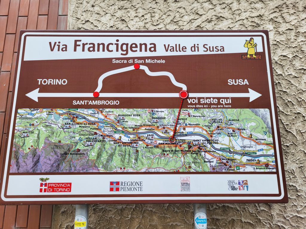 La salita alla Sacra di San Michele è senza dubbio la variante più consigliabile lungo questo tratto di Francigena © L.Mathiasen 