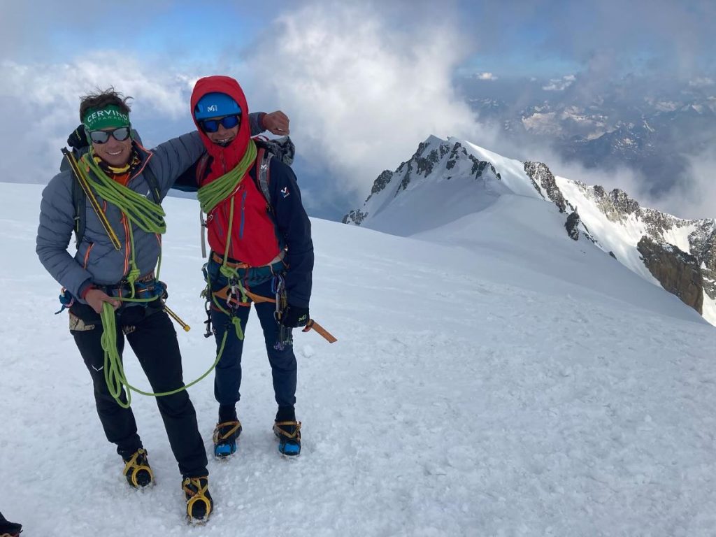 Cazzanelli con Giuseppe Vidoni dopo aver salito Divine Providence. FB Cazzanelli Francois