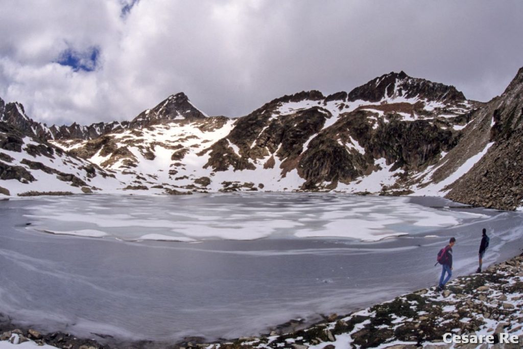 Il Lago Lussert superiore ai primi freddi. Foto Cesare Re