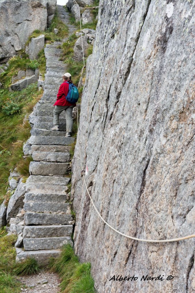 La scala in pietra denominata Bus del Gat. Foto Albrto Nardi