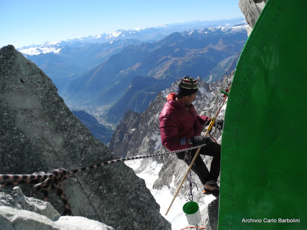La vista sulla Valdigne dal Bivacco Canzio. Foto CAAI-Carlo Barbolini