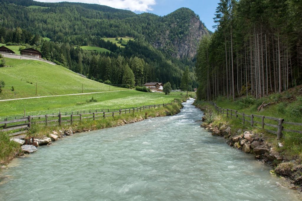 Sul pianoro a monte delle cascate. Foto Roberto Carnevali