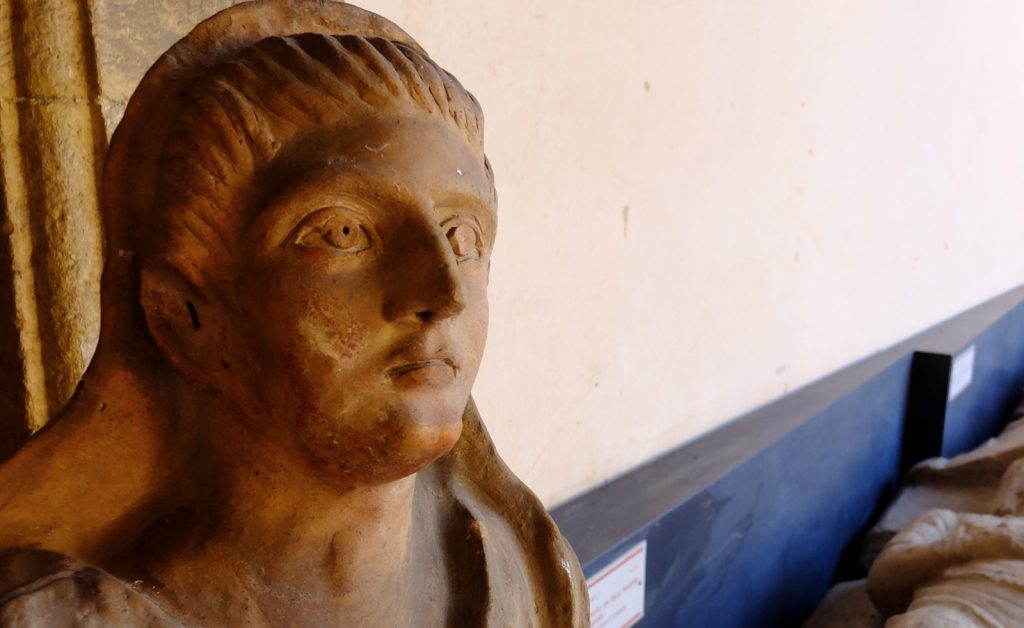 Tarquinia, un sarfcoago Etrusco, foto Stefano Ardito