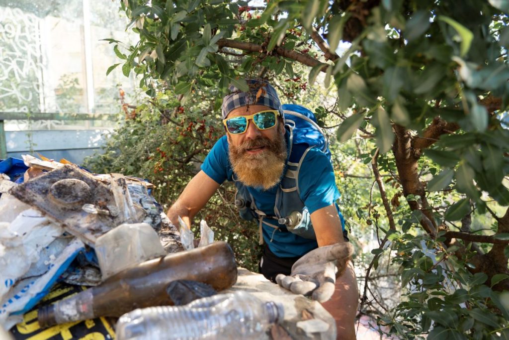 Un concorrente della passata edizione dei mondiali di plogging. PH Marco Isaia