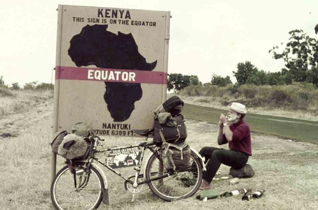 Heinz Stücke sulla linea dell'Equatore in Africa