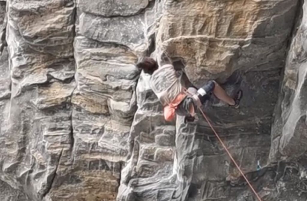 Il celebre 9b+ di Flatanger, aperto nel 2012 da un giovanissimo Adam Ondra, è stata la prima via di questo grado al mondo ed è ancora oggi considerata la più impegnativa