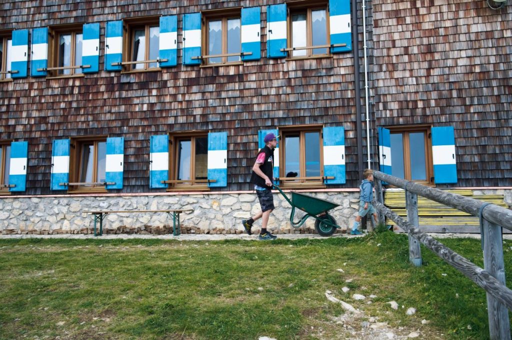 Al Rifugio Roda di Vael. Foto di Umberto Isman