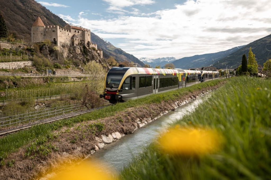 Arte e binari in Val Venosta @ Vinschgau Marketing by Patrick Schwienbacher