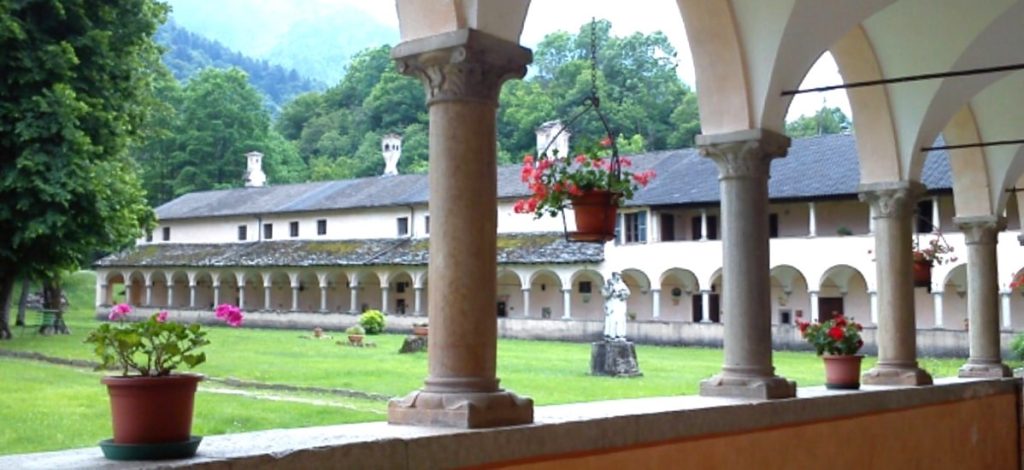 Certosa di Pesio, il chiostro. Foto Lorenzo Volpe