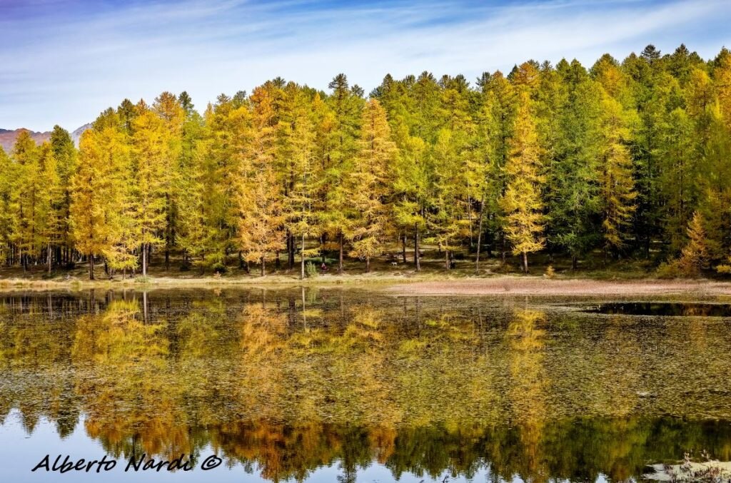 Il Lac de Roue (1854 m), nel Parco Naturale Regionale del Queyras. Foto Alberto Nardi