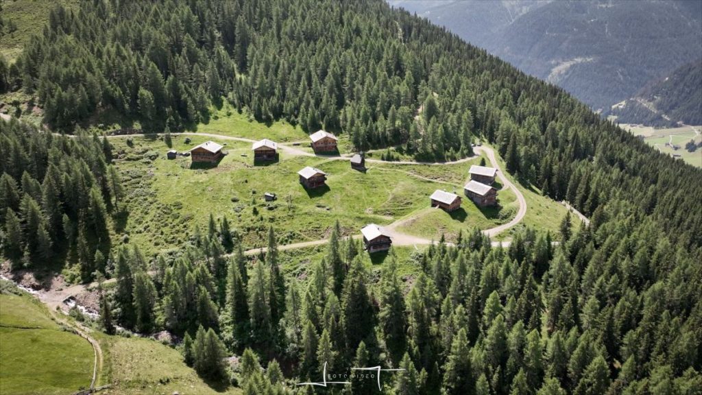 La Kamelisenalm vista dal cielo. Foto Luigi Tassi