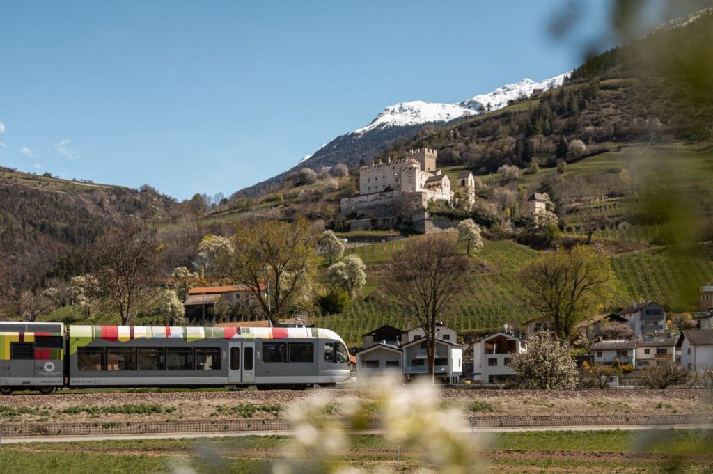 La ferrovia della Val Venosta, in Alto Adige. Foto Patrick Schwienbacher