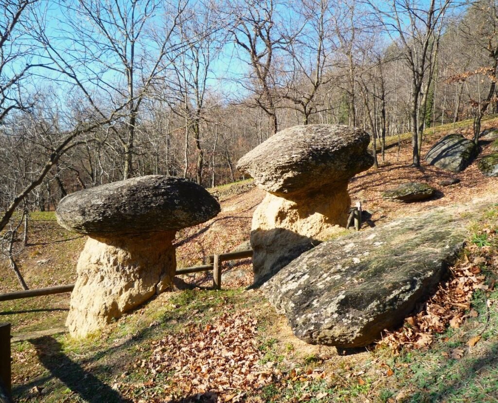 Le formazioni geologiche della Riserva dei Ciciu. Foto Lorenzo Volpe