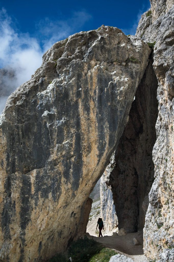 Salendo al Passo delle Cigolade. Foto di Umberto Isman