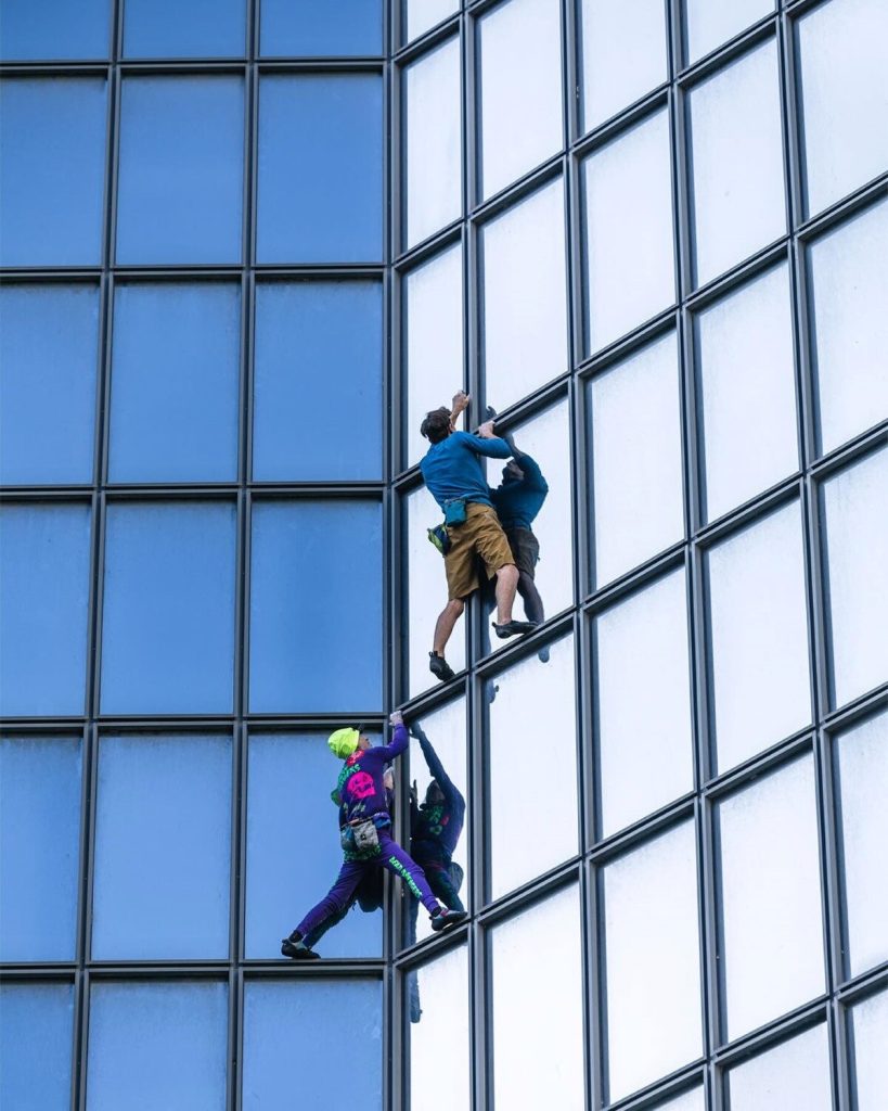 Seb Bouin dalla roccia ai grattacieli di Parigi in free solo.