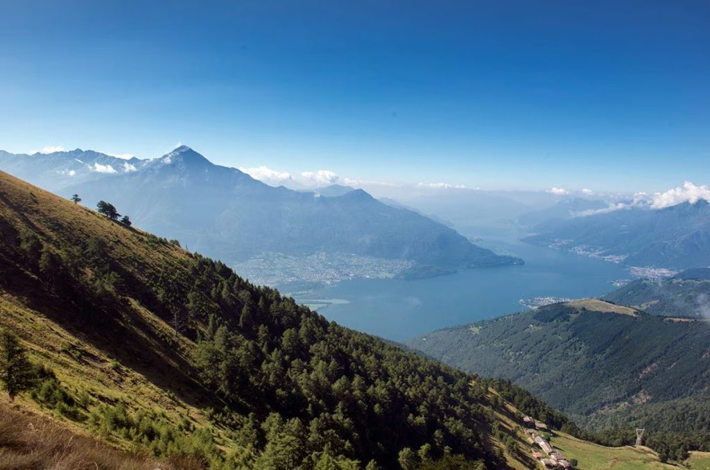 Sul Monte Berlinghera, straordinario balcone panoramico sul Lago di Como